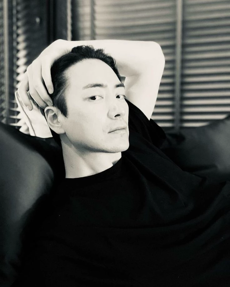 Lee Jun Hyuk thumbnail