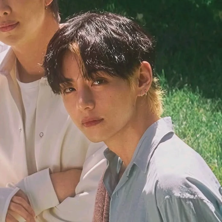 Kim Taehyung thumbnail