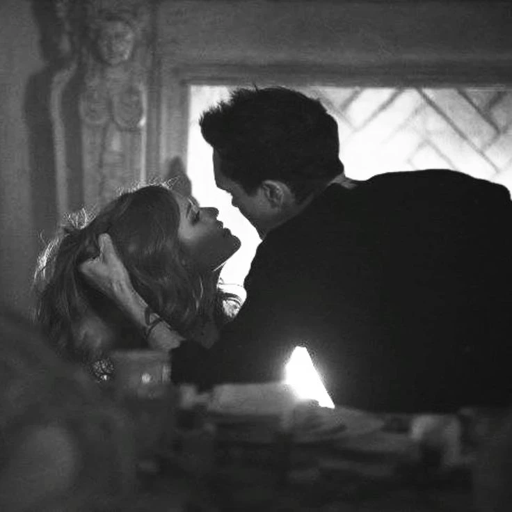 A boy is hitting a girl thumbnail