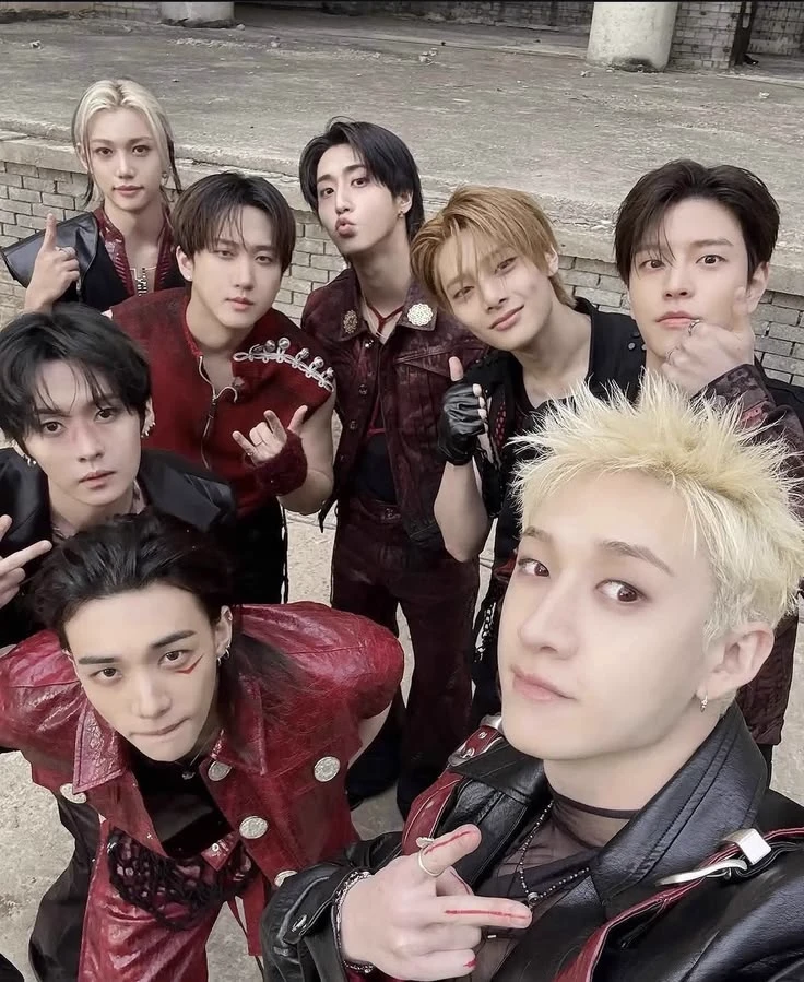 Stray Kids backup dancer  thumbnail