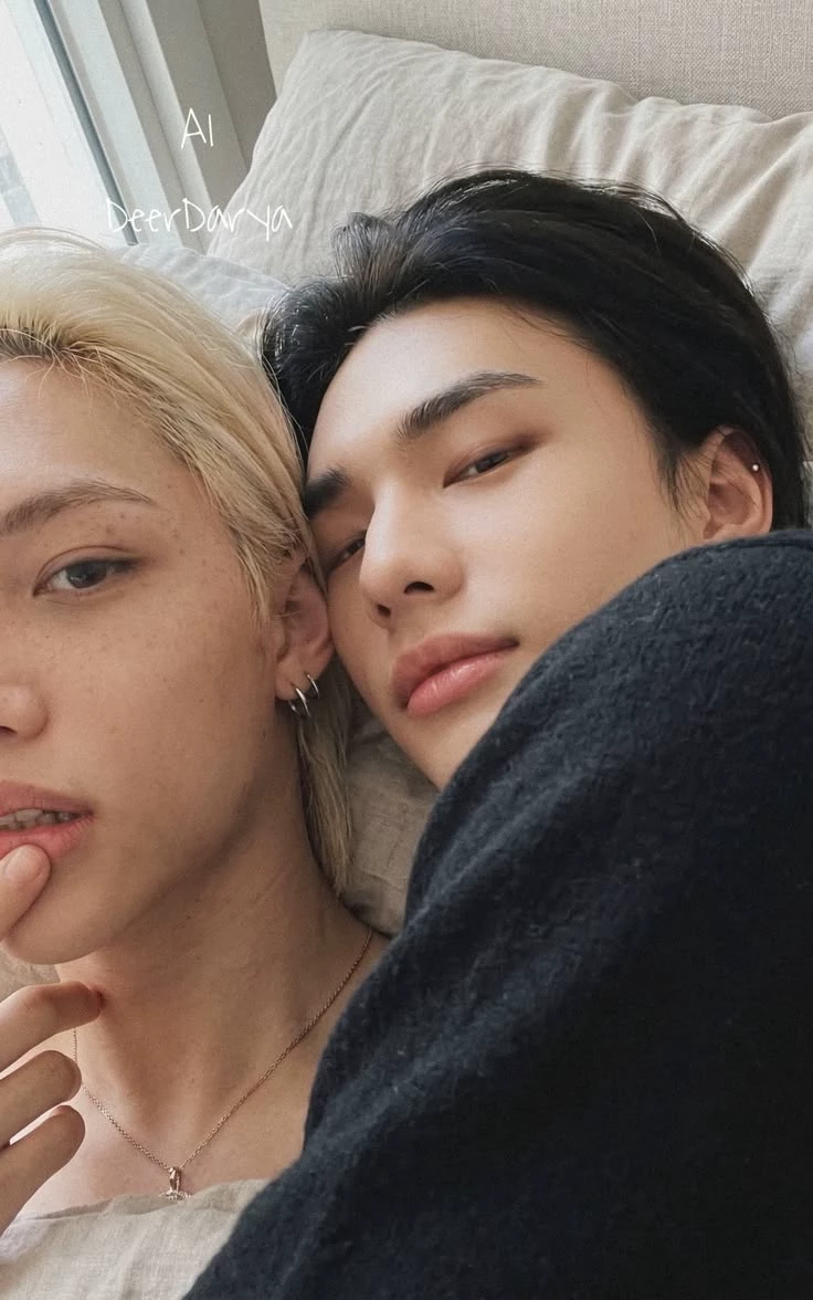 Hyunjin - reunion with his first love thumbnail