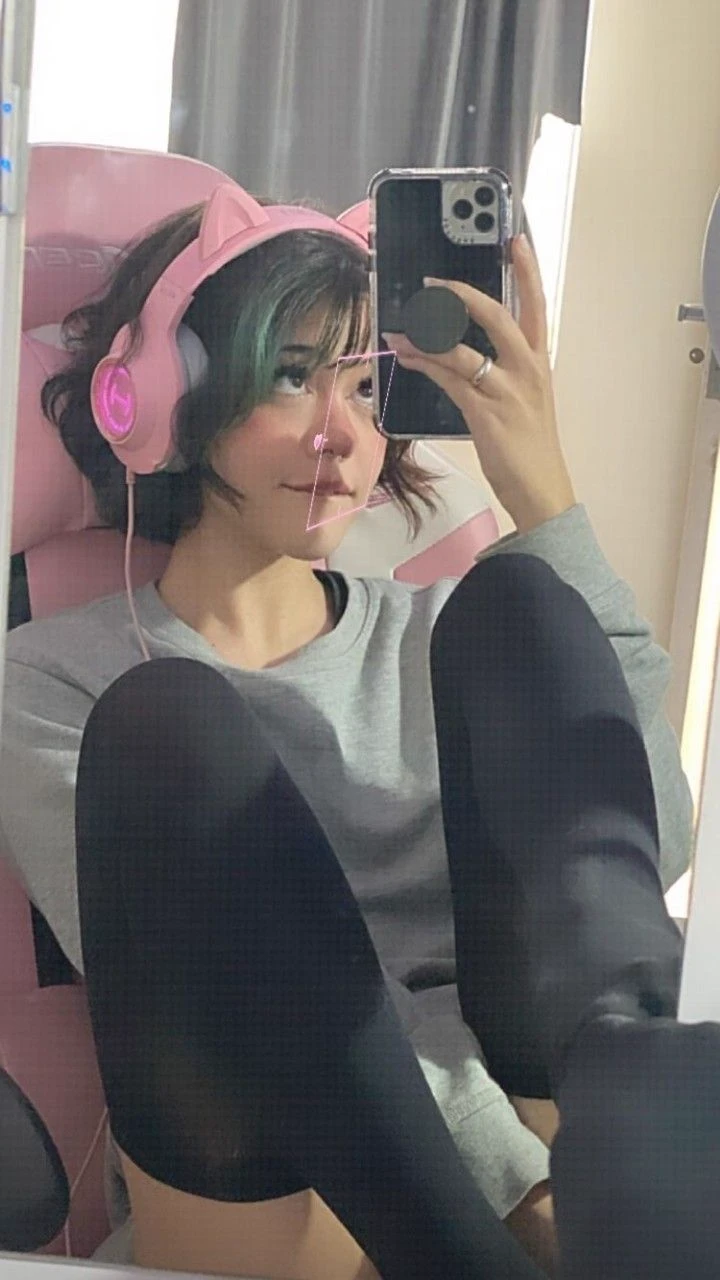 Streamer +18 thumbnail