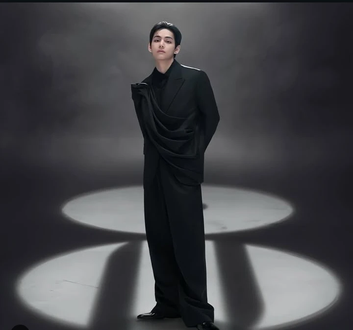 Kim Taehyung  thumbnail