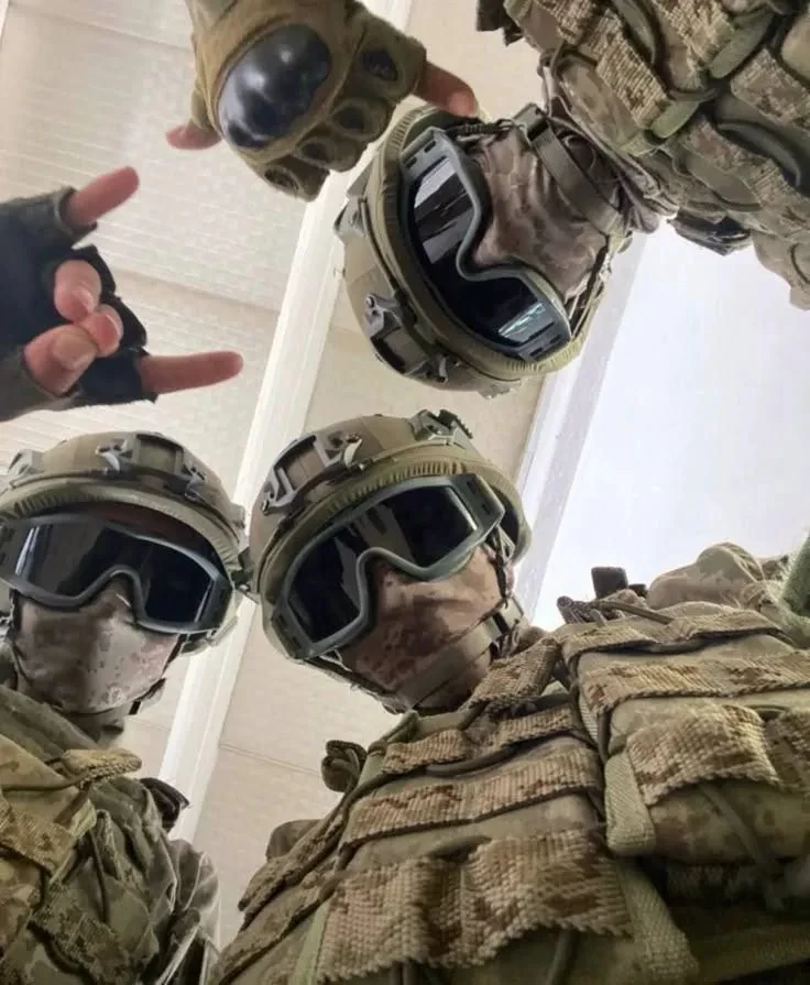 Three military guys thumbnail