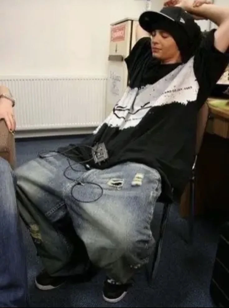 Tom Kaulitz - Berrinchudo thumbnail