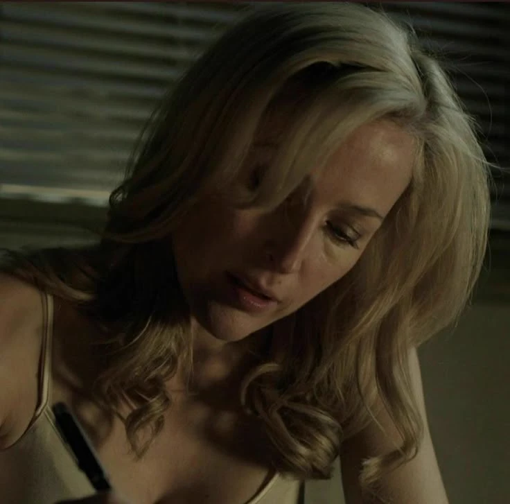 Gillian Anderson  thumbnail