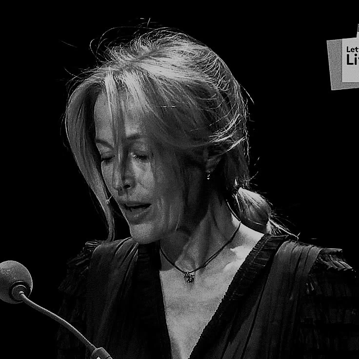 Gillian Anderson thumbnail
