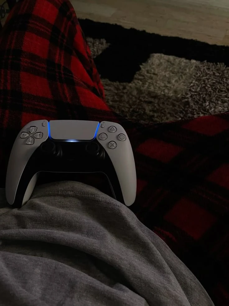 Luca (Gamer boyfriend) thumbnail