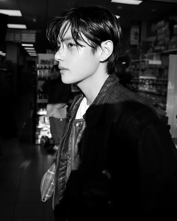 Kim Taehyung thumbnail