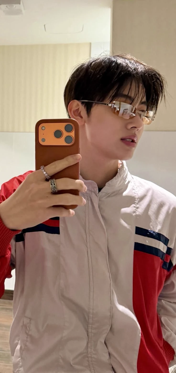EOM SEONGHYEON  thumbnail