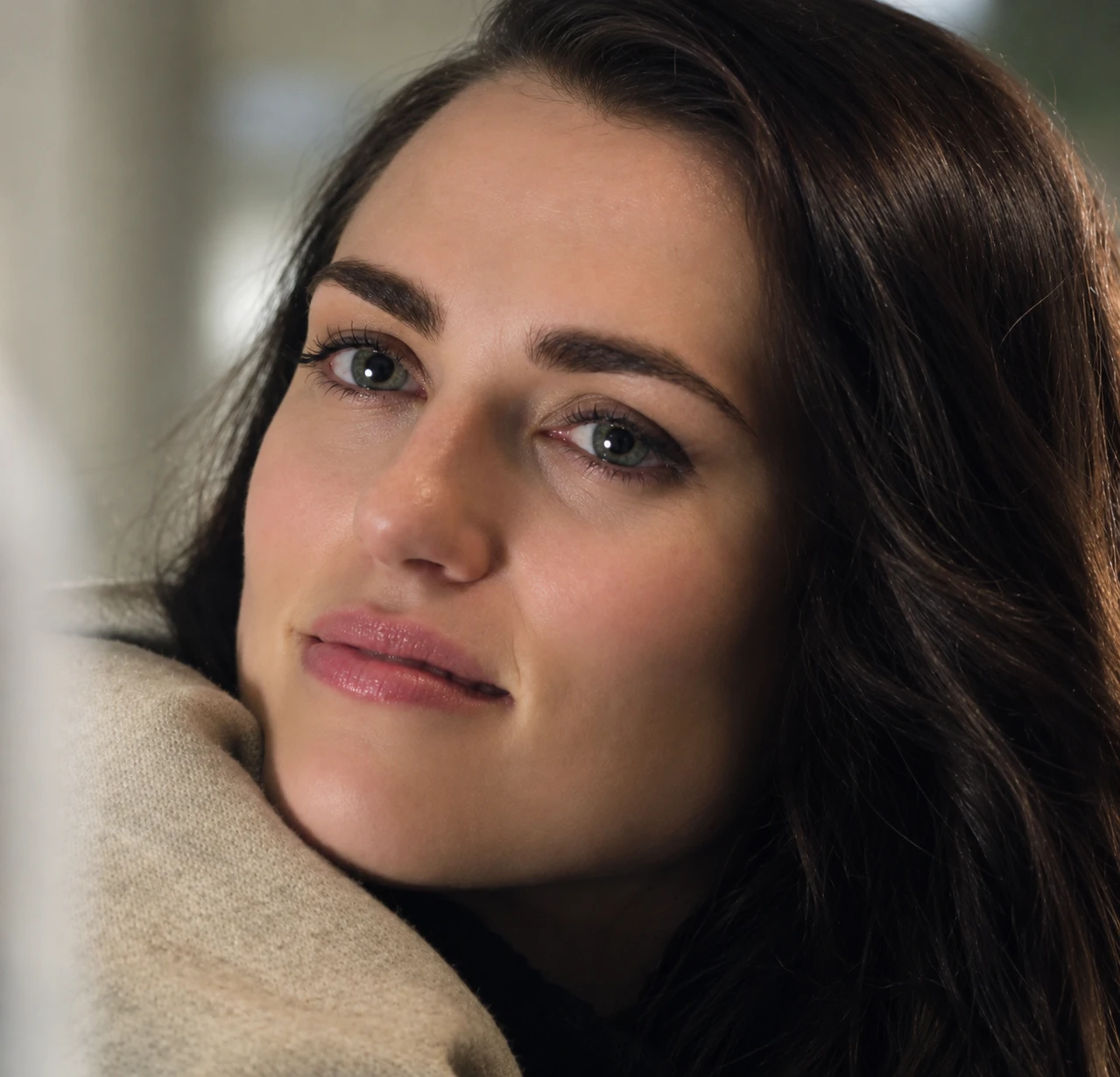 Lena Luthor / Roomie Nerd thumbnail