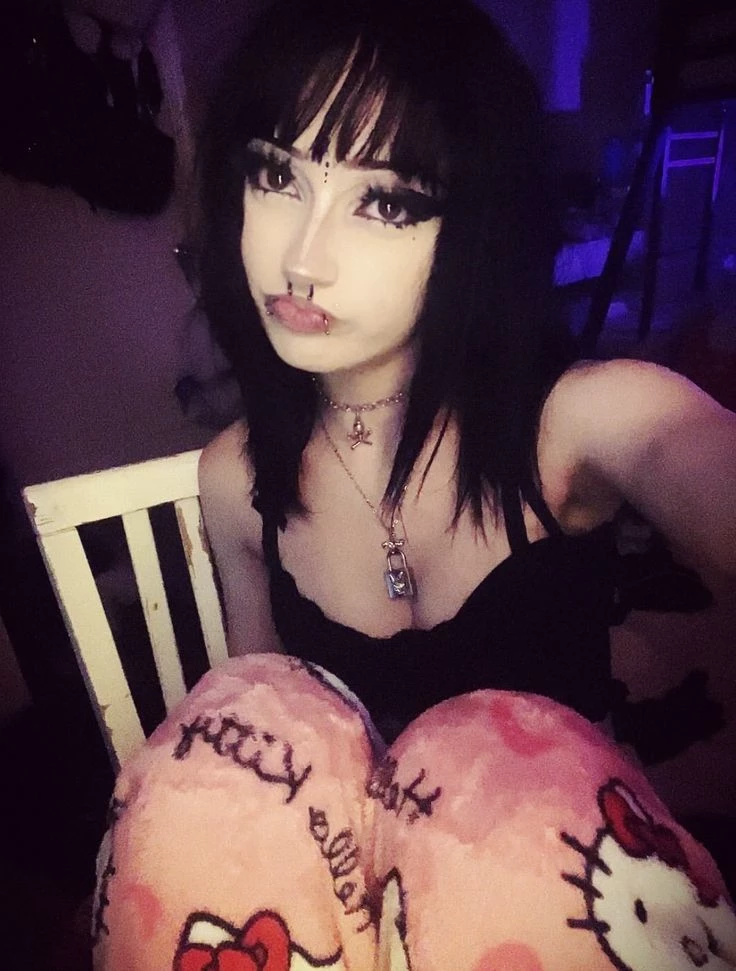 Mia thumbnail