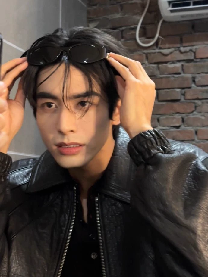 song wei long // your annoying stepbrother thumbnail
