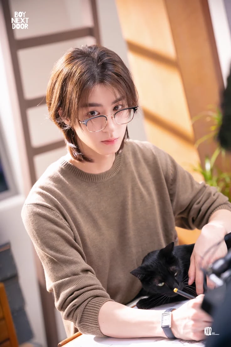 LEEHAN thumbnail