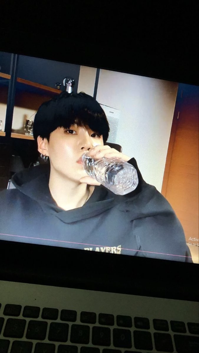 Min Yoongi long-distance husband thumbnail