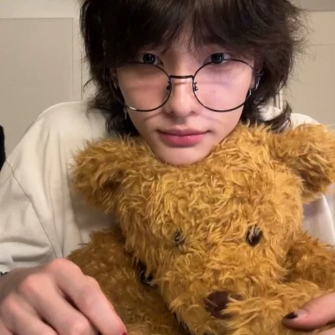 Hyunjin thumbnail