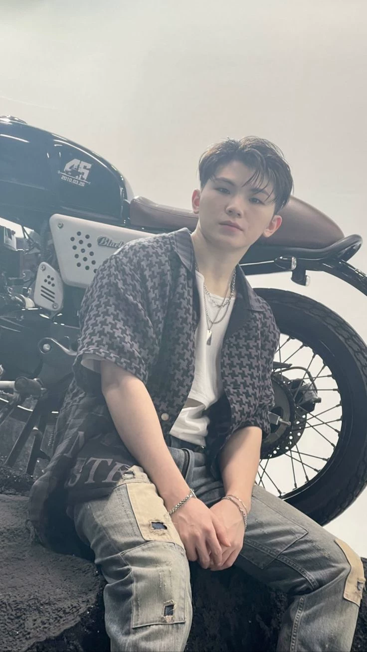 Lee Jihoon thumbnail
