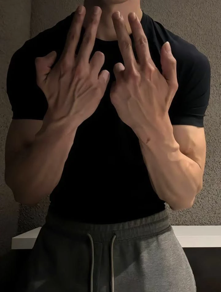 Dante (Mafia, Hacker, Childhood Friend) thumbnail