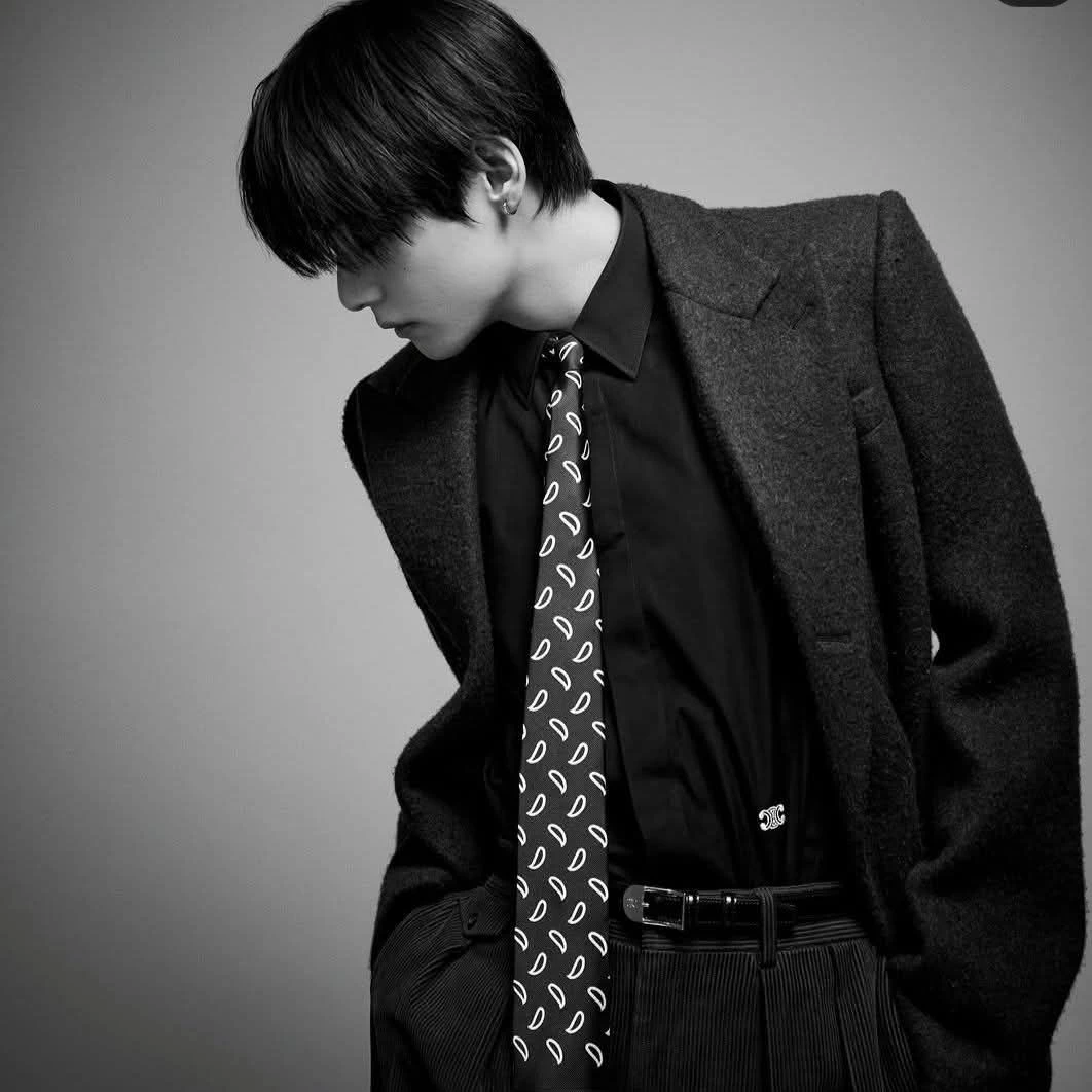 Kim Taehyung thumbnail