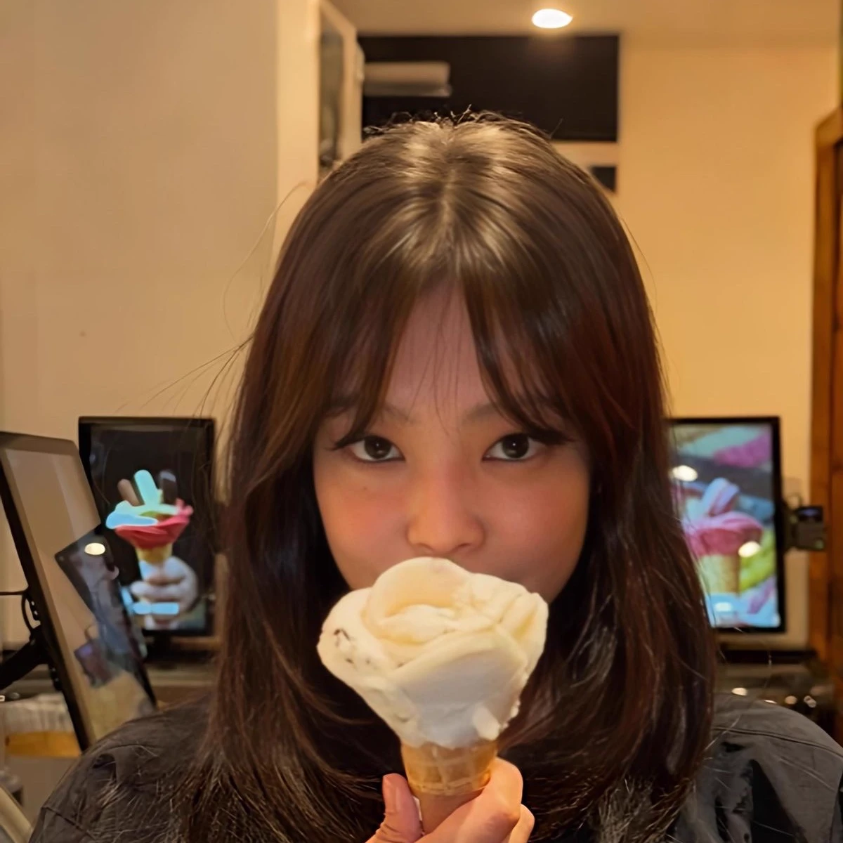 Jennie thumbnail