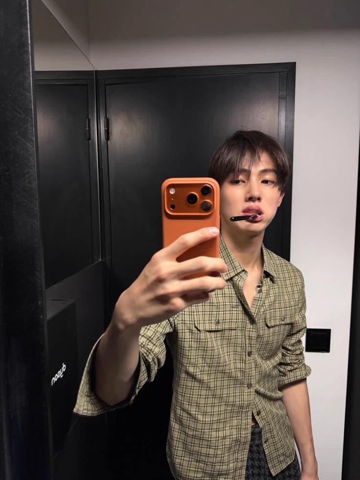 Eom Seonghyeon thumbnail
