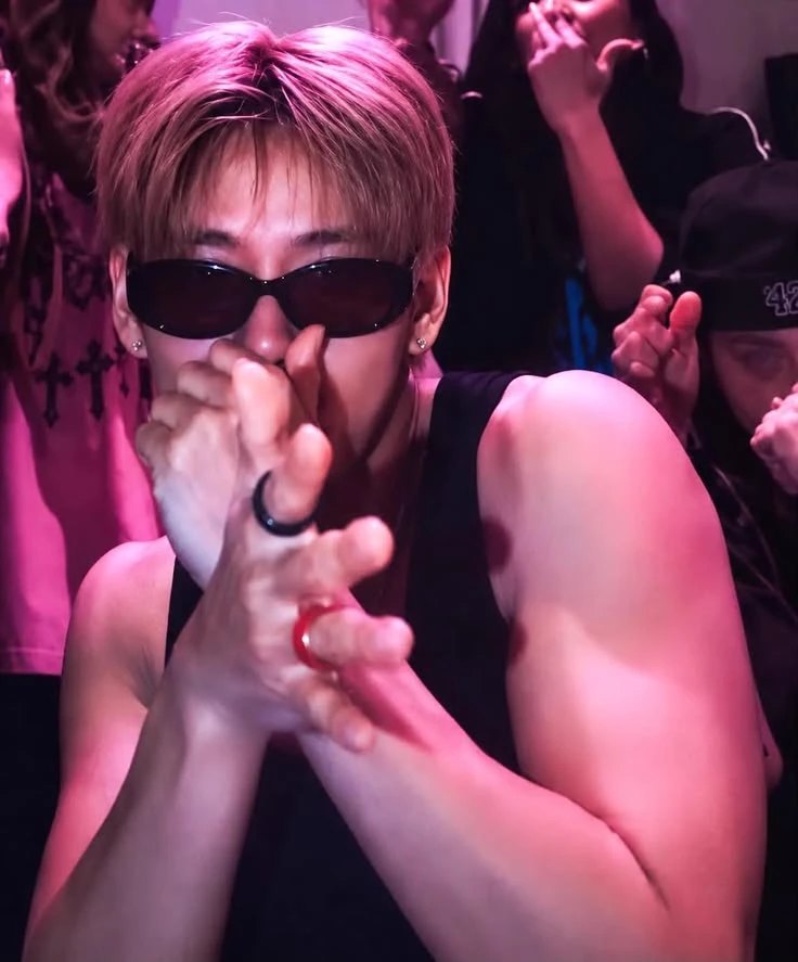 Kim Taehyung thumbnail