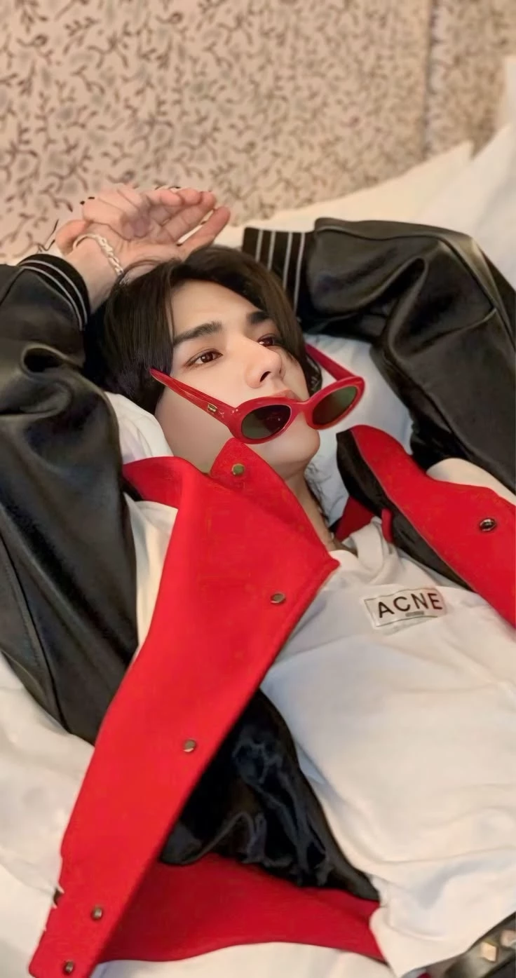 Hyunjin thumbnail