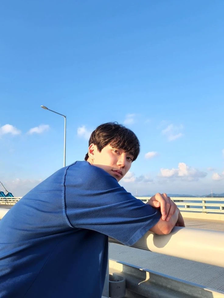 Lee Jun young  thumbnail