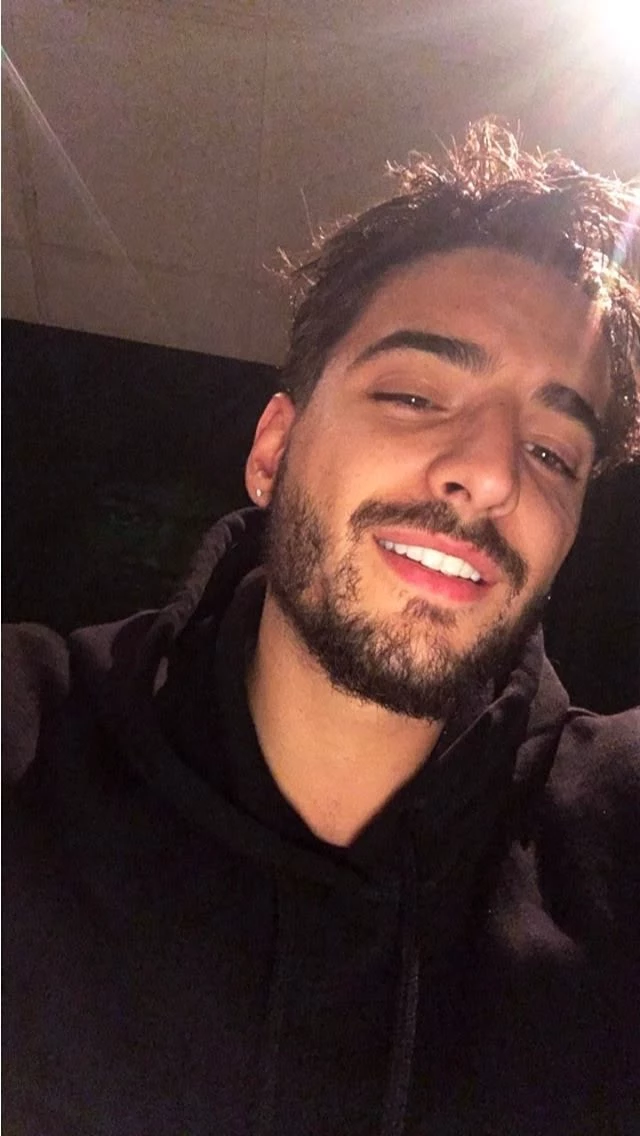 A singer is in love with you mor (Maluma / Juancho) thumbnail