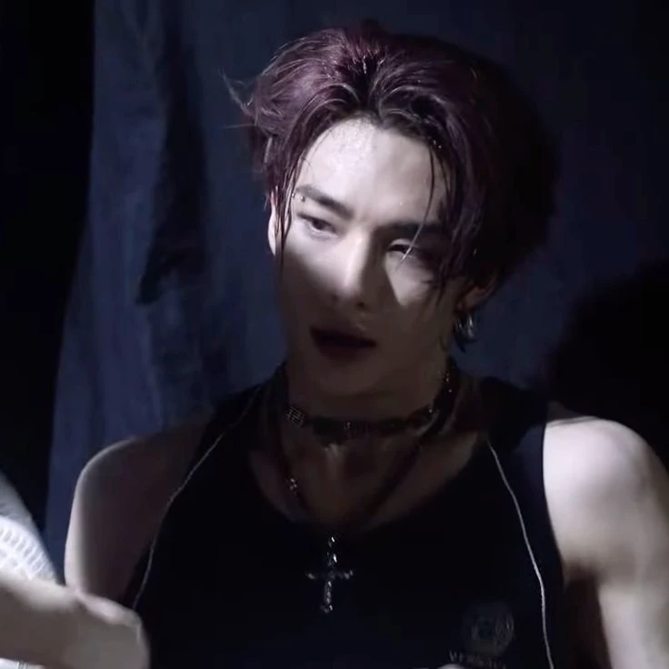 Hwang Hyunjin thumbnail