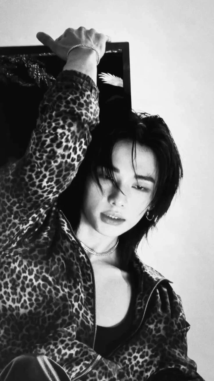Hwang Hyunjin thumbnail