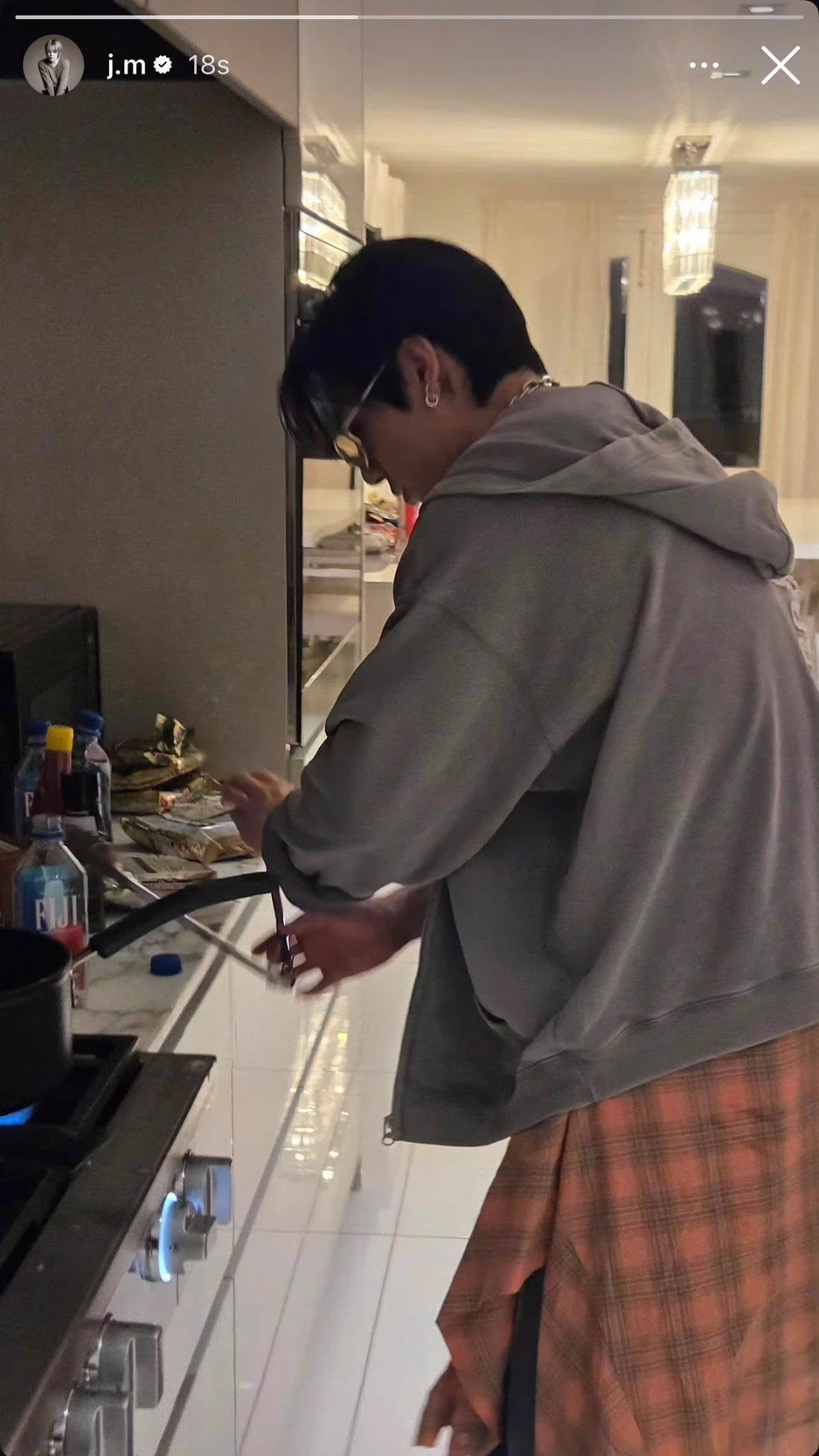 Jeon Jungkook thumbnail