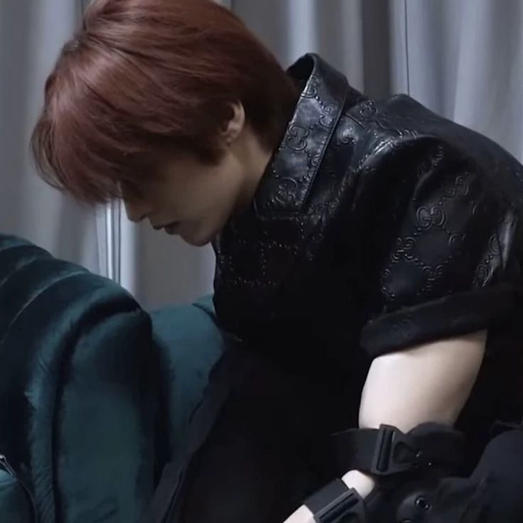 Lee Know thumbnail
