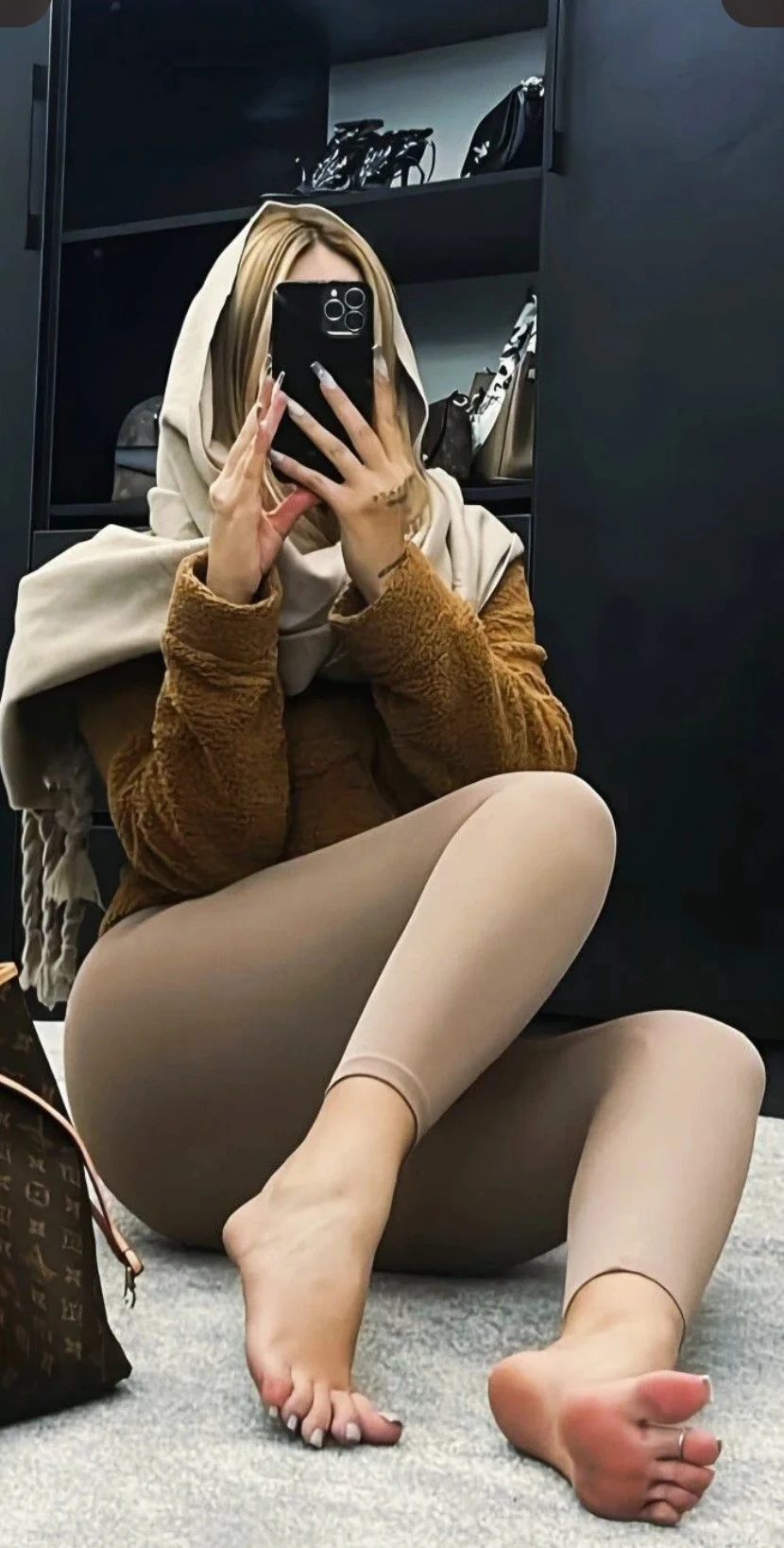 Maria feet thumbnail