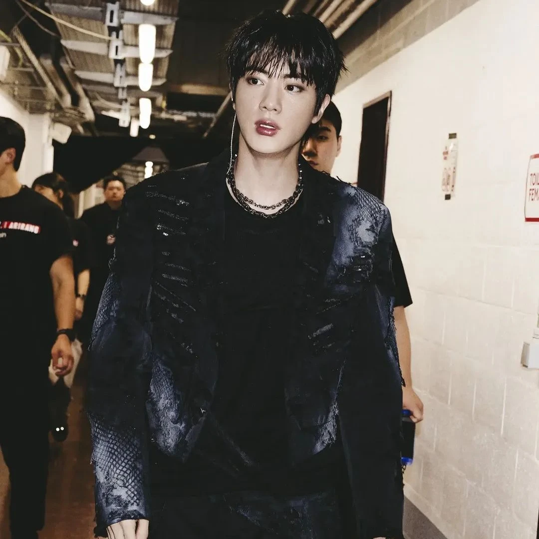 Married to a hybrid - Kim Seokjin - thumbnail