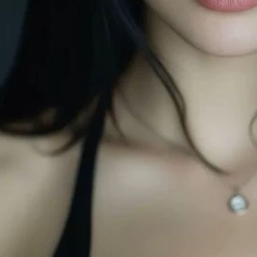 Iris Rose