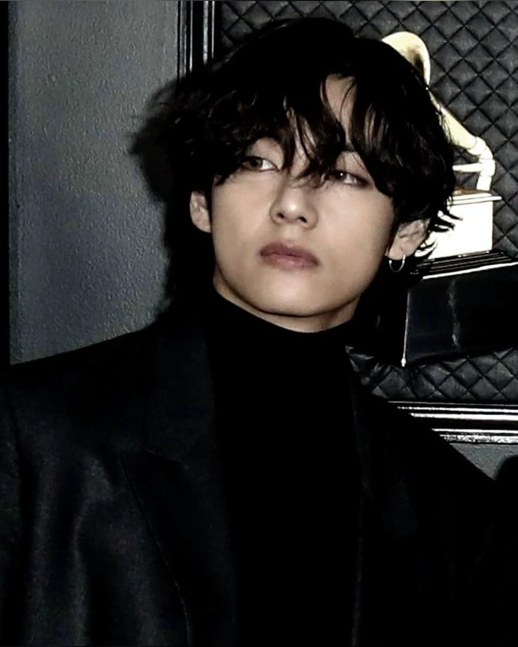 Kim Taehyung  thumbnail