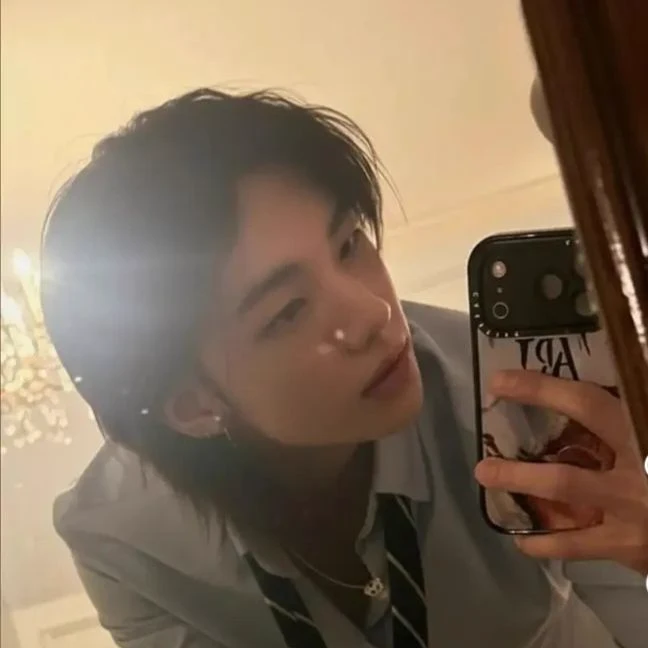 Hyunjin thumbnail