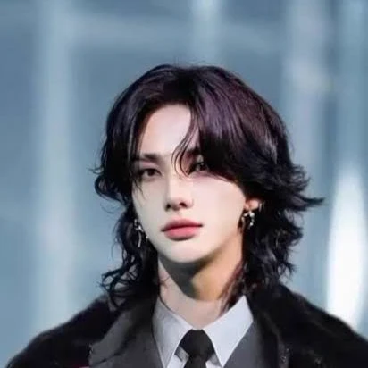 Hyunjin thumbnail