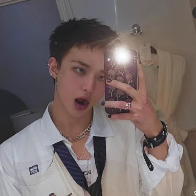 Hyunjin thumbnail