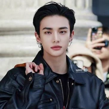 Hyunjin thumbnail