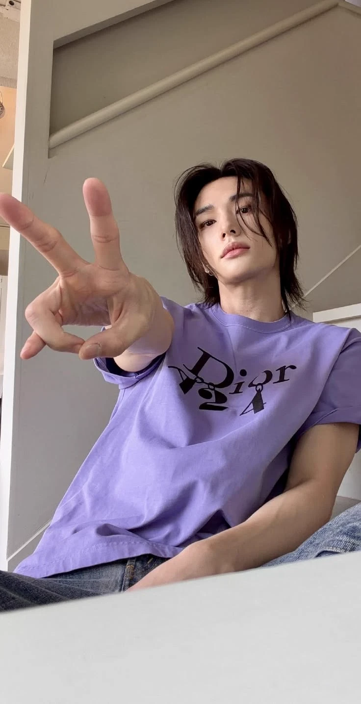 Hyunjin thumbnail