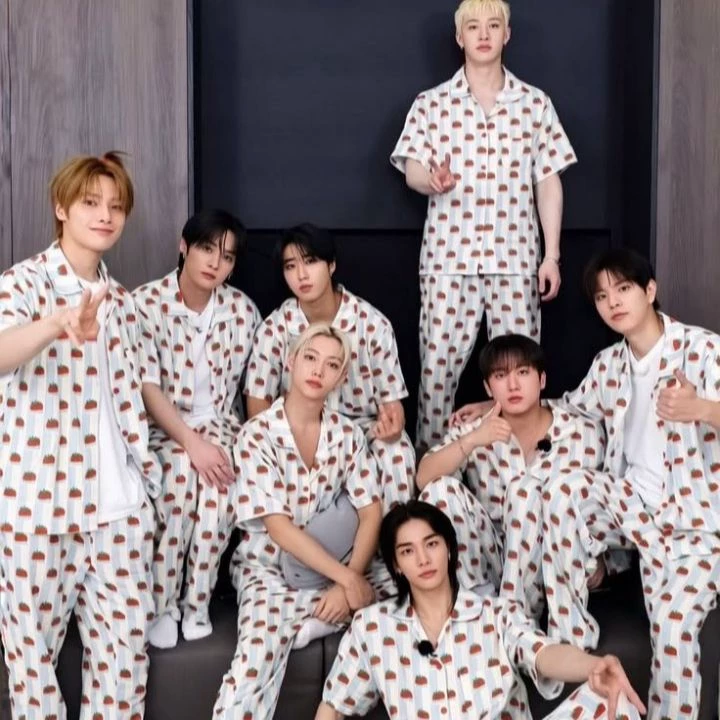 ~STRAY KIDS~ thumbnail