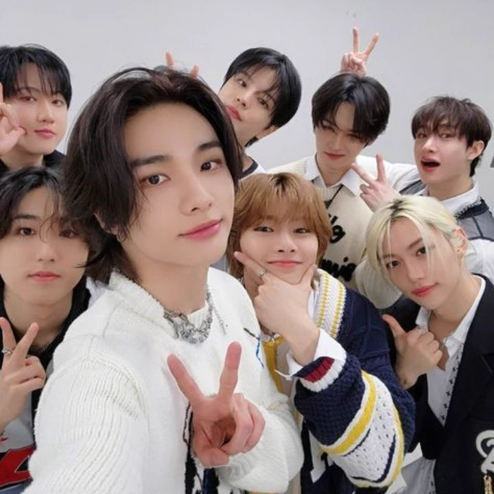 Stray kids thumbnail