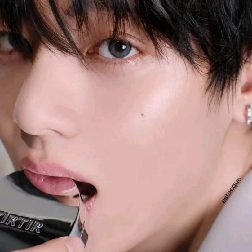 Kim Taehyung thumbnail