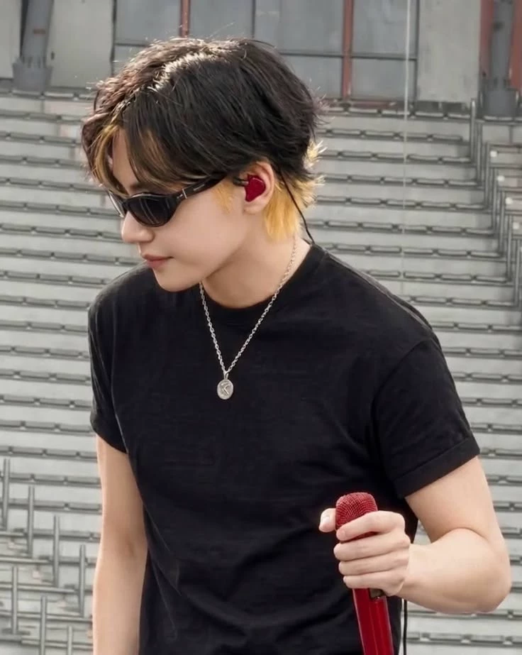 kim taehyung thumbnail