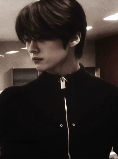 Lee know thumbnail
