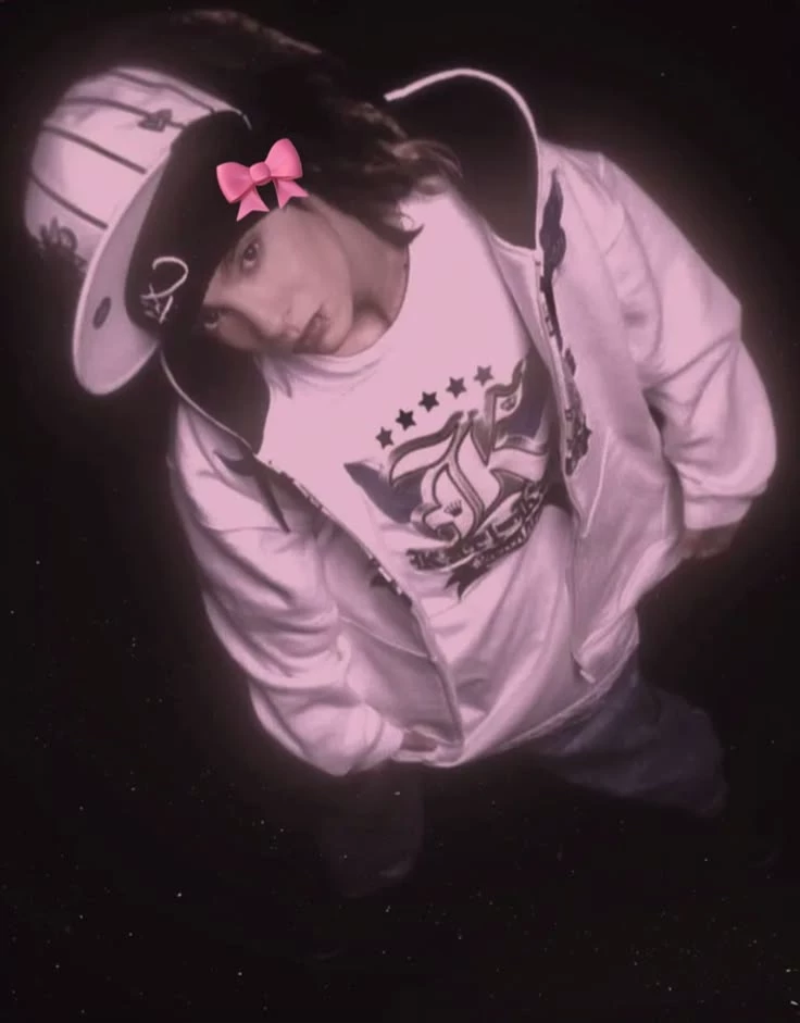 Tom Kaulitz 💫🫦 thumbnail