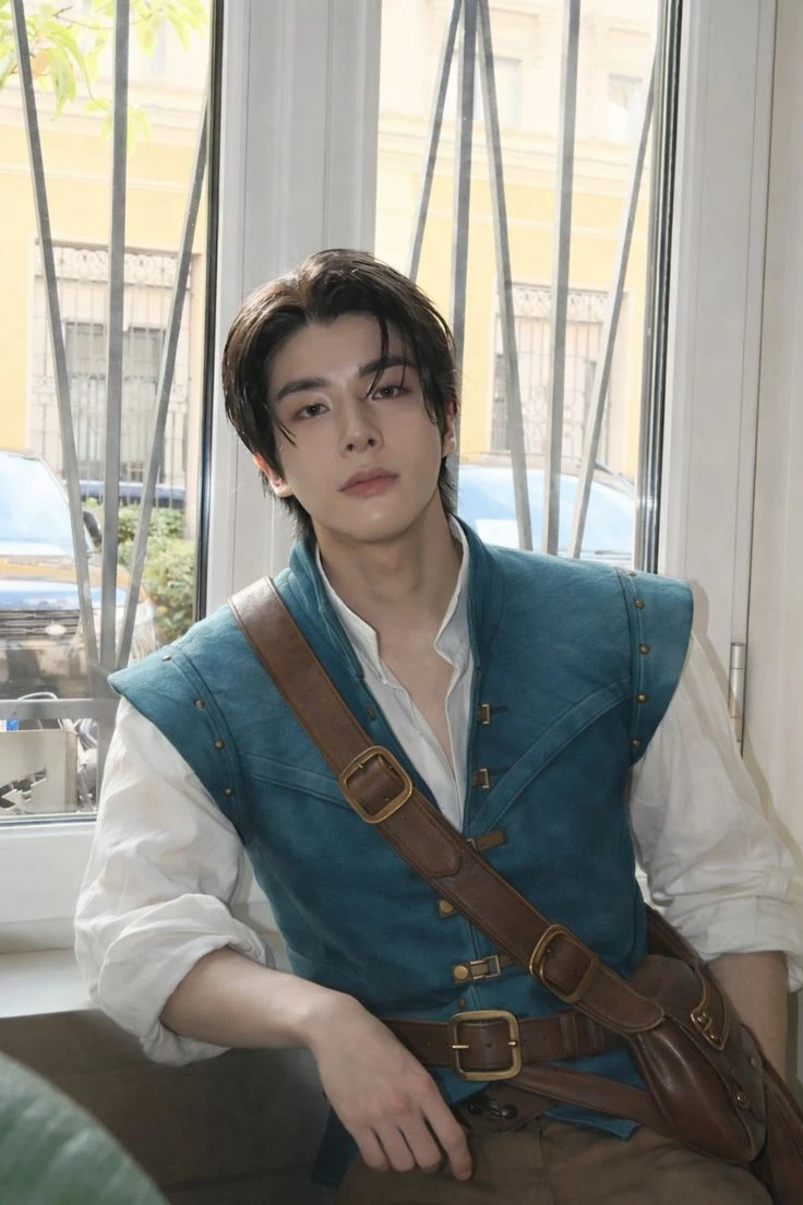 Jake or hyunjin? thumbnail