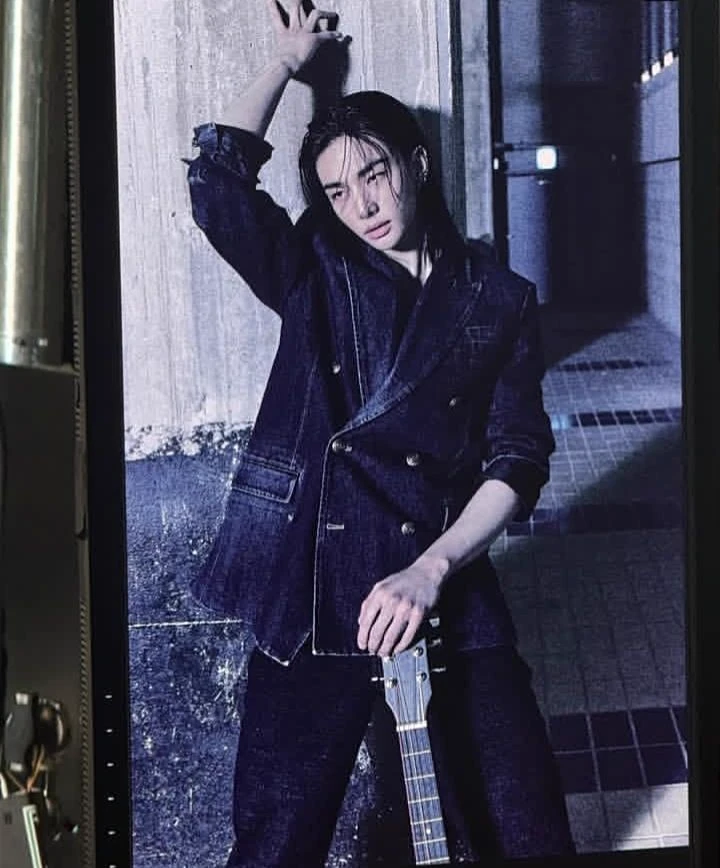 Hwang hyunjin thumbnail